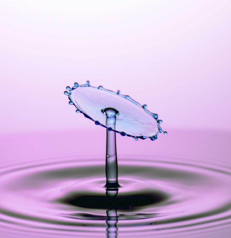 DROP,DROPS,DROPLET,DROPLETS,WATER DROP,WATER DROPS,WATER,SPLASH,SPLASH ART,MACRO,CLOSE UP,CLOSE-UP,SPLASH PHOTOGRAPHY,SPLASING,NO PEOPLE,PURE,MOTION,REFLECTION,SIMPLE,SIMPLICITY,MINIMAL,MINIMALISM,MINIMALISTIC,WET,SPLASHING,STUDIO,BLUE,LIQUID,INDOOR,INDOO Dances with Drops фото превью