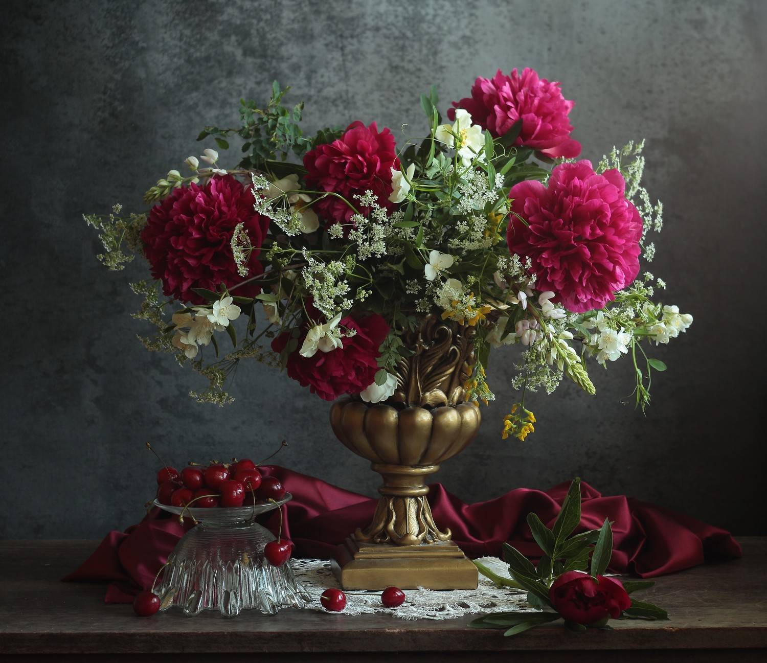 , Людмила Хрусталева*