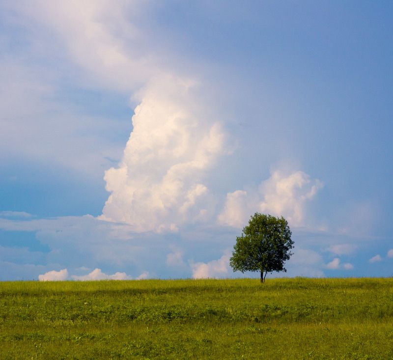 Небо за пригорком фото превью