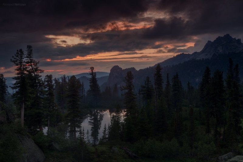 горы, ергаки, закат, лазурное, лес, озеро, пейзаж, россия, саяны, сибирь, тайга Лазурное после заката фото превью