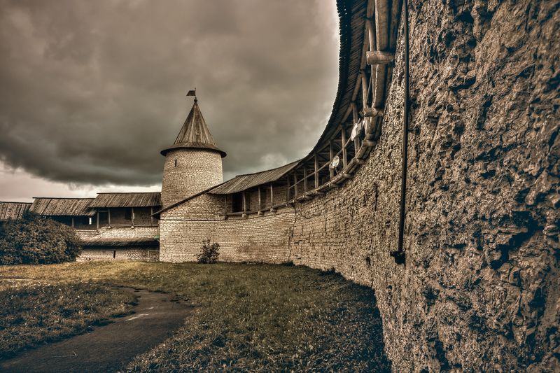 архитектура, захаб, история, крепостная стена, псков, псковский кремль, псковский кром, путешествие, россия Из поездки в древний, славный  город Псков фото превью