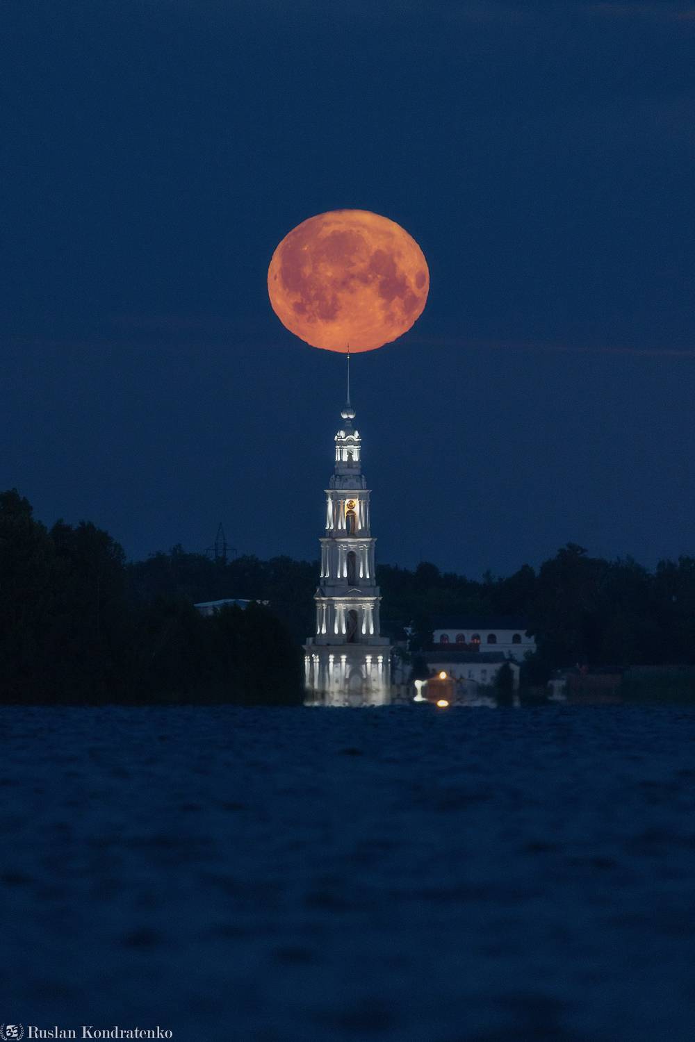 калязинская колокольня, калязин, колокольня, луна, полнолуние, Кондратенко Руслан