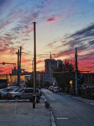 Красочный городской закат