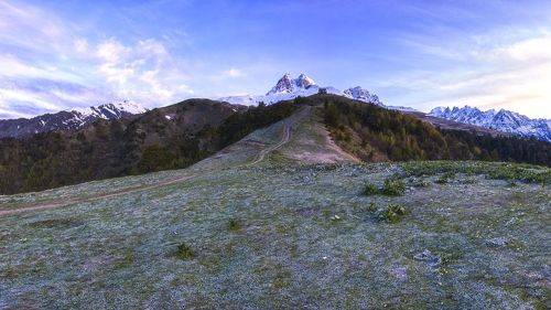 Ушба-суровая гора грузинской Сванетии.