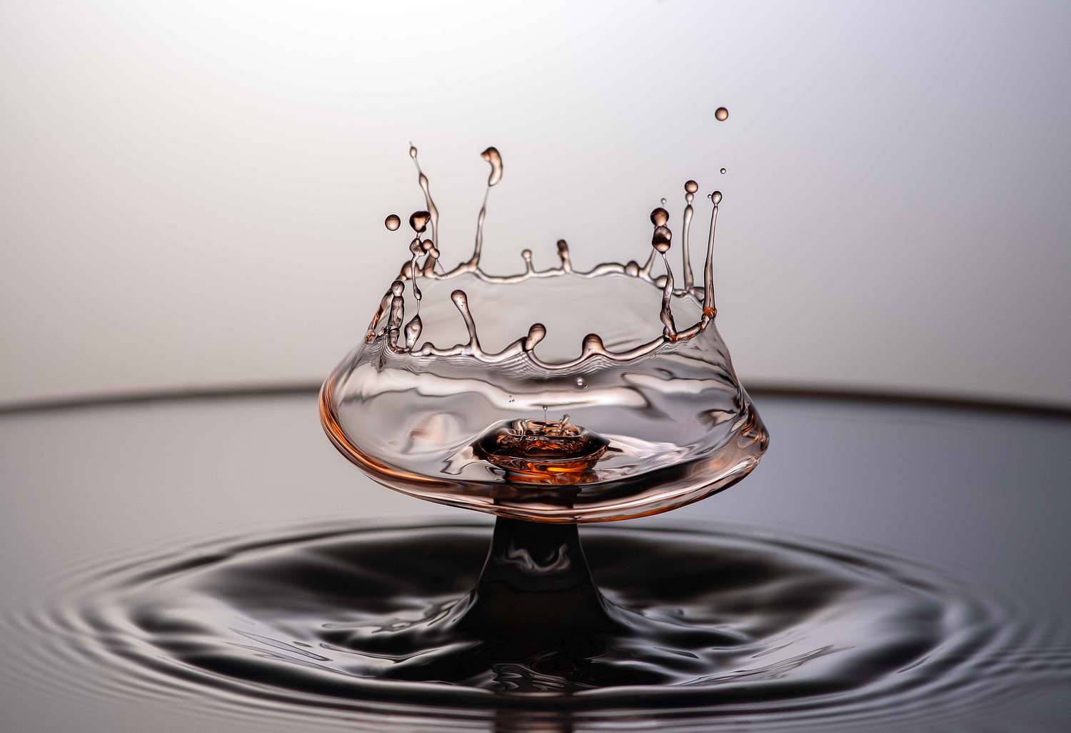 DROP,DROPS,DROPLET,DROPLETS,WATER DROP,WATER DROPS,WATER,SPLASH,SPLASH ART,MACRO,CLOSE UP,CLOSE-UP,SPLASH PHOTOGRAPHY,SPLASING,NO PEOPLE,PURE,MOTION,REFLECTION,SIMPLE,SIMPLICITY,MINIMAL,MINIMALISM,MINIMALISTIC,WET,SPLASHING,STUDIO,BLUE,LIQUID,INDOOR,INDOO, YOUSEF SAYADI