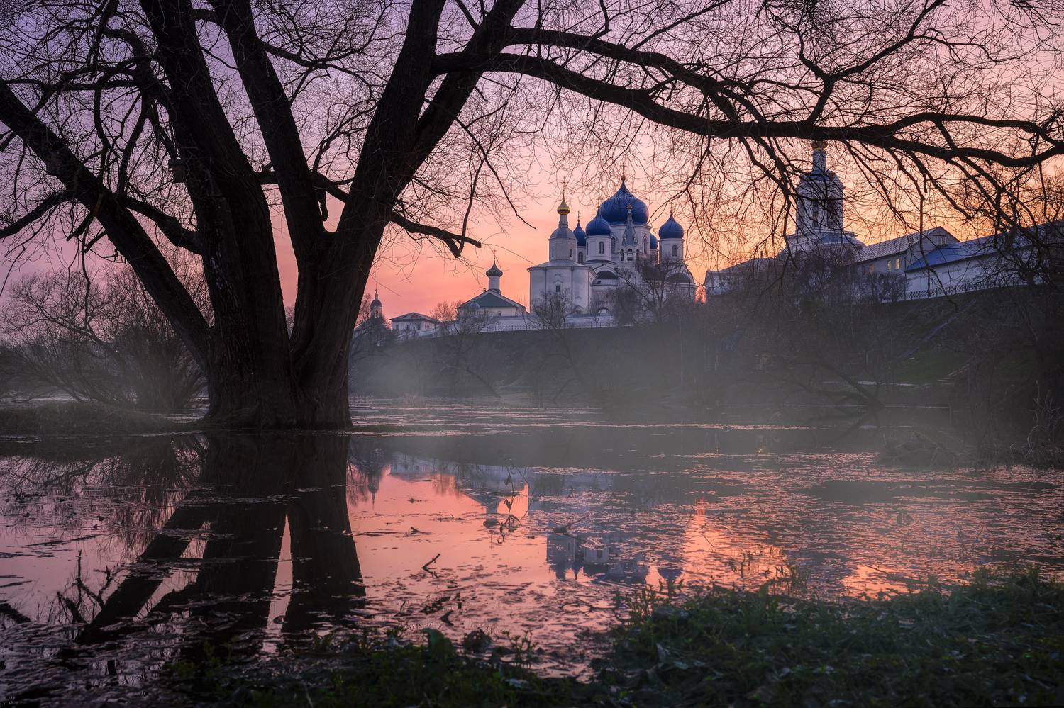 закат, весна, храм, пруд, дерево, церковь, монастырь, россия, православие, пруд, отражение, Томислав Ракичевич