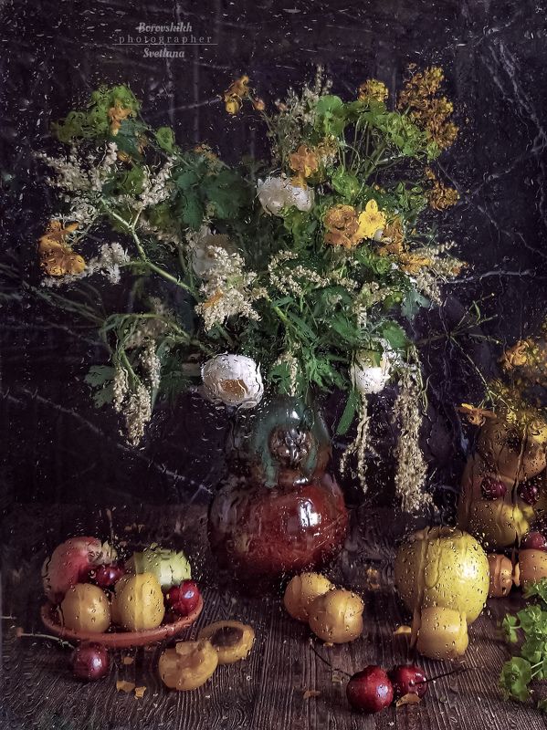 За стеклом фото превью