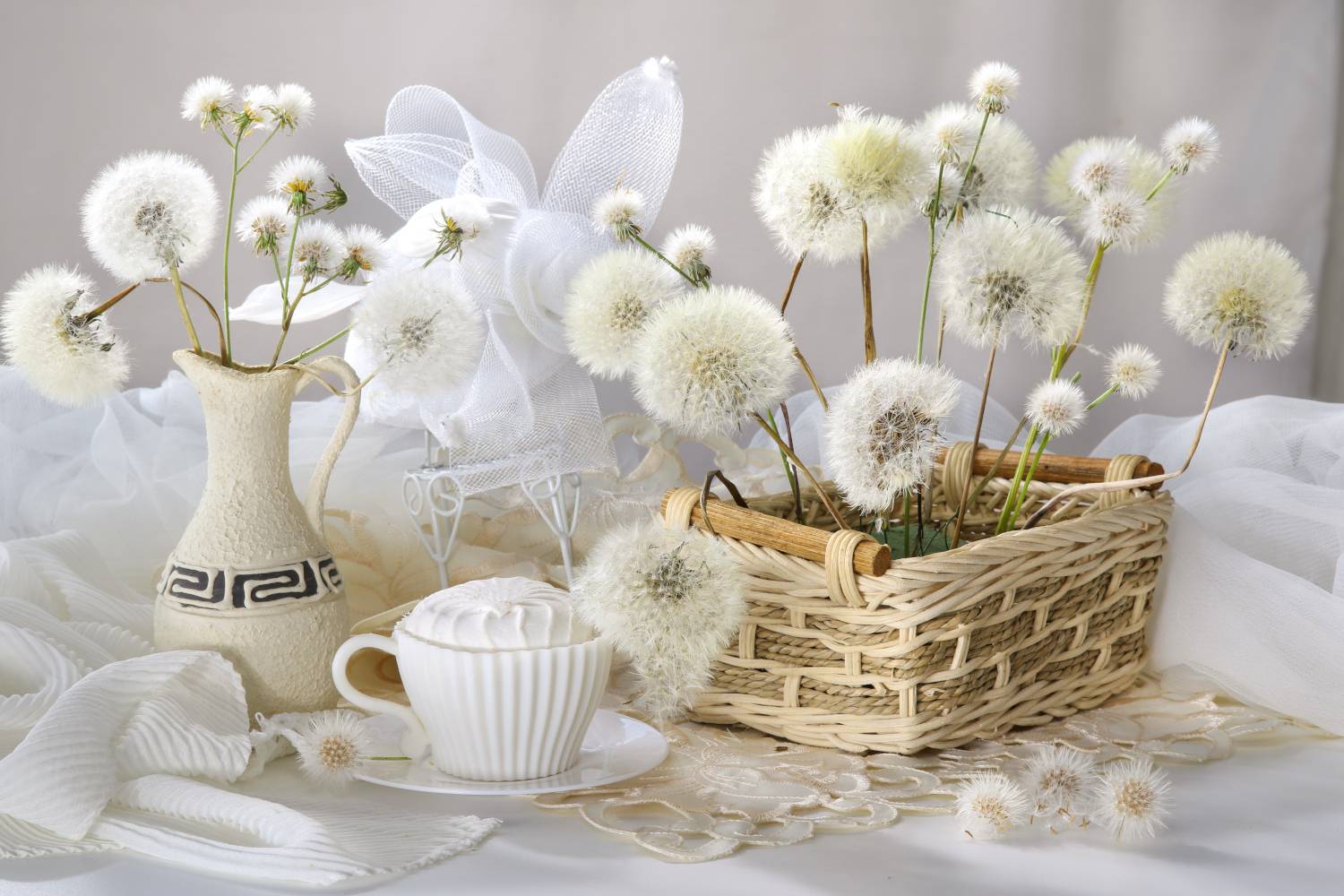 нвтюрморт, цветы, одуванчики, ваза, салфетка, Шруб (Беляева) Татьяна