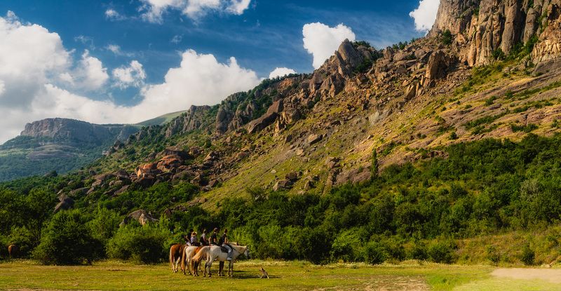 Жаркий вечер в долине Демерджи фото превью