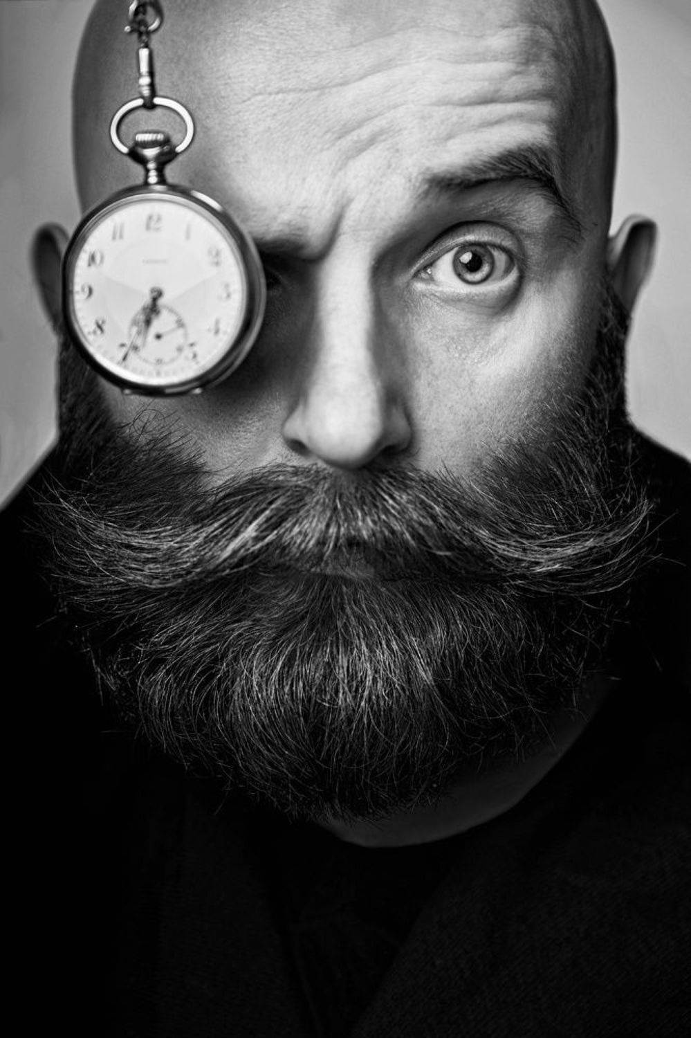 часы, время, чб, потрет, мужчина, усы, борода, эмоция, Дарья Комарова