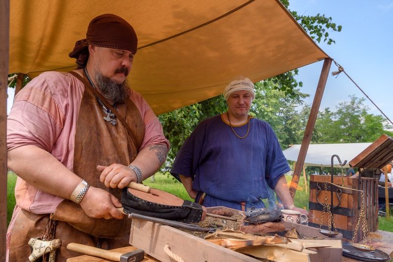 реконструкторы, фестиваль, ретро, история Чеканщики монет фото превью