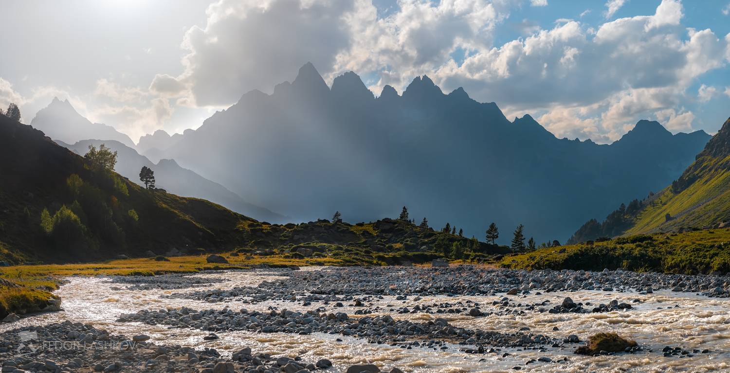 северный кавказ, путешествие, горы, горное, хребет, лето, облака, вечер, вечернее, река, речное, скалы, дымка,, Лашков Фёдор