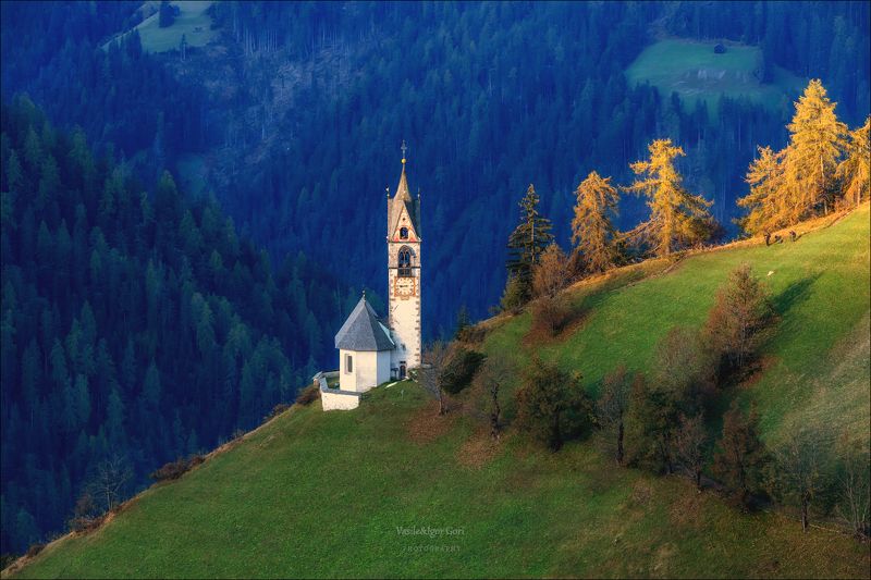 доломитовые альпы,tolpei,деревня,осень,италия,alps,santa barbara,церквушка,morning,colors,аlpine church \