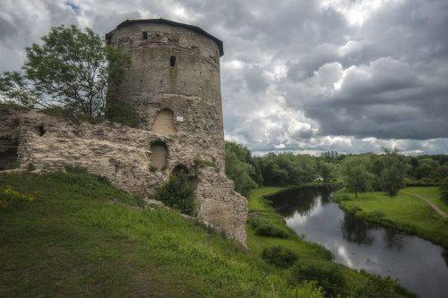 Гремячая башня