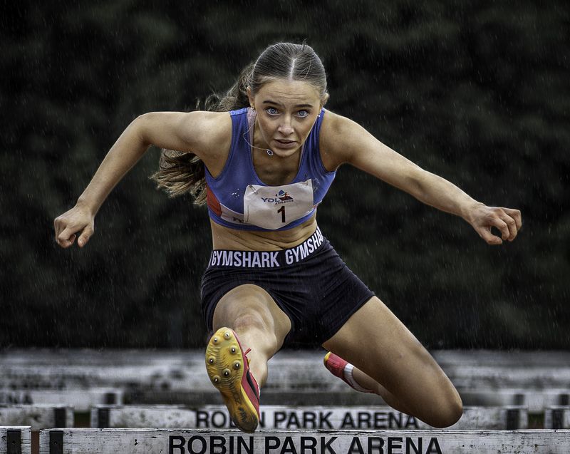 Lucie Hurdles фото превью