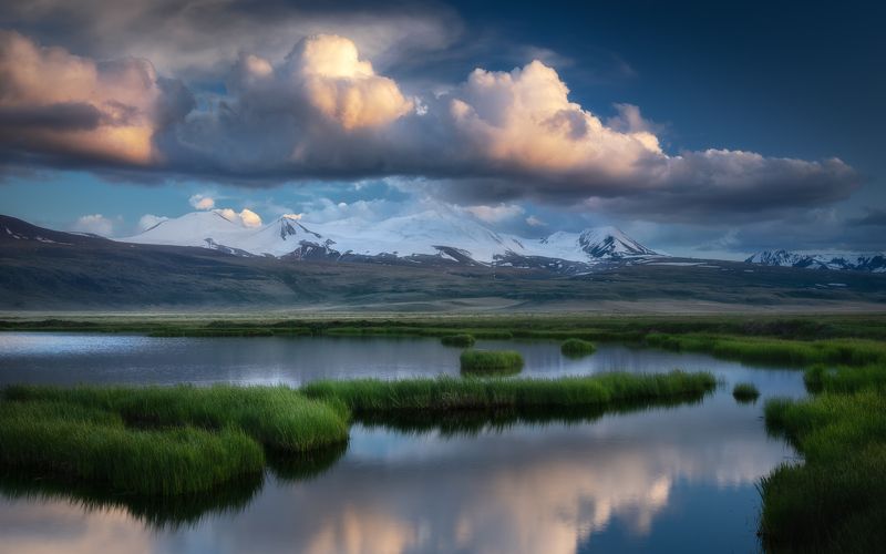 алтай, горный алтай, пейзажи алтая, кош-агачский район, горное озеро, горы, летний алтай, плато укок, плоскогорье укок, зона покоя укок, укок, тавын-богдо-ола, закат Под облачным покровом фото превью