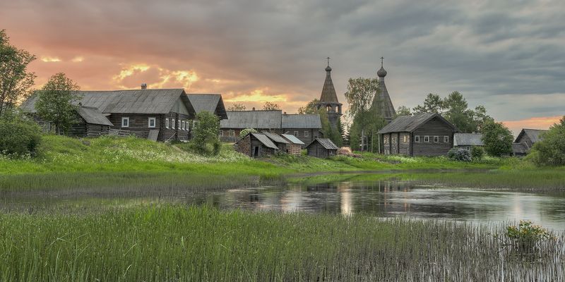 лето, река, деревня, колокольня, церковь, баня  фото превью