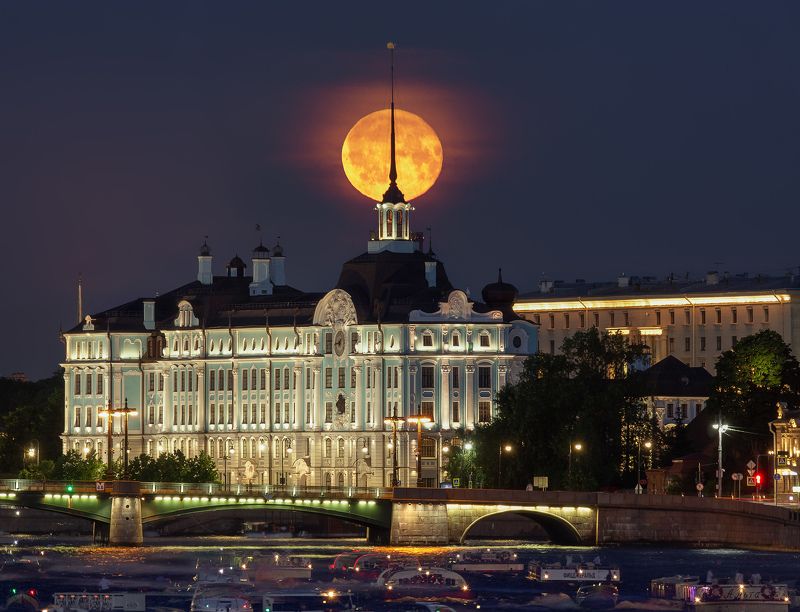 Июнь 2024, Белые ночи, Санкт-Петербур Училищный дом имени Петра Великого фото превью