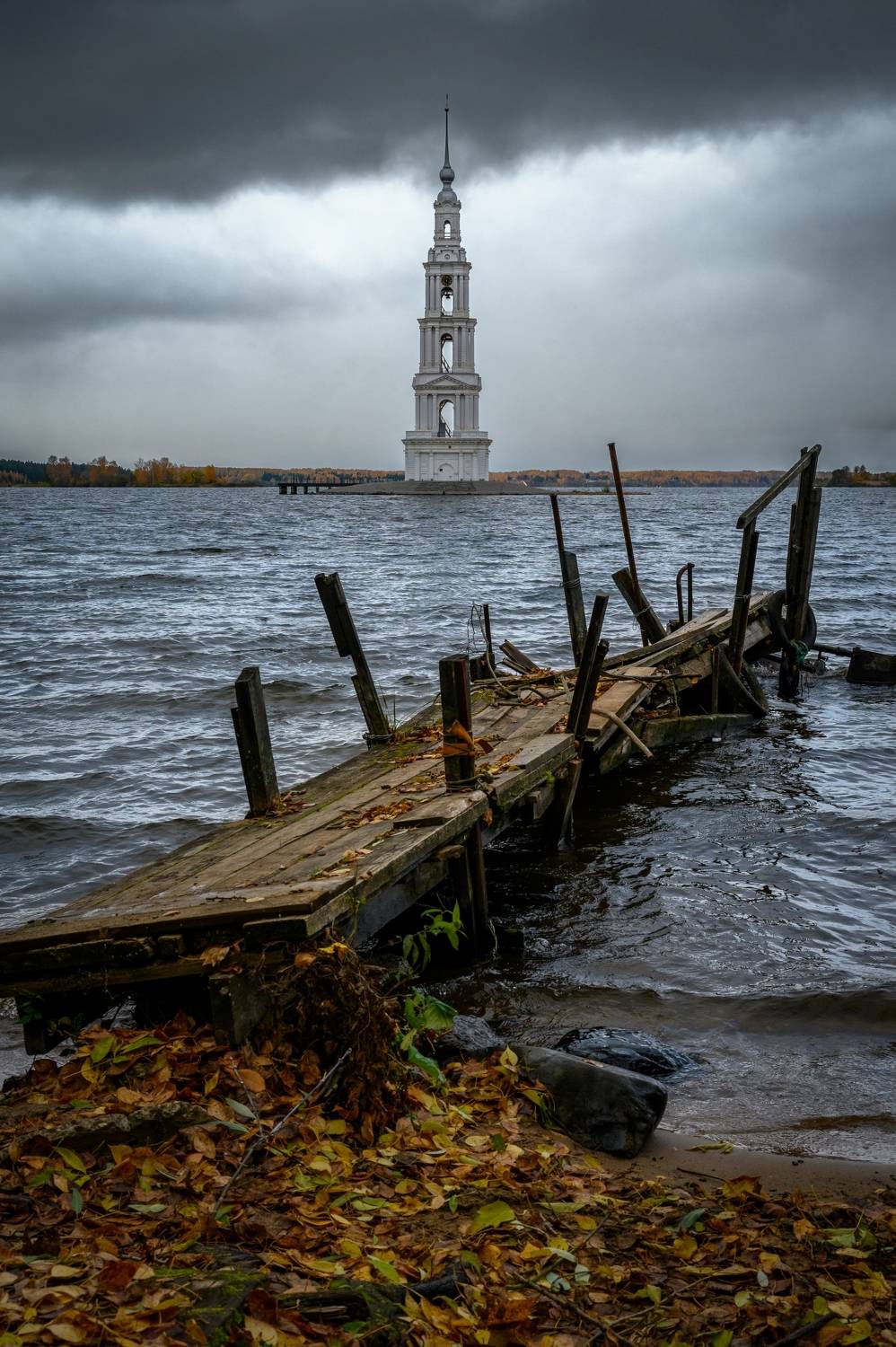 россия, калязин, река, волга, осень, пирс, храм, церковь, православие, колокольня, Ракичевич Томислав