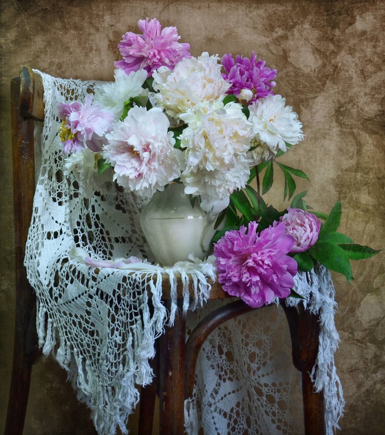 still life, натюрморт, цветы, белой ночью, букет, июнь, лето, пионы, скатерть, фото натюрморт, Колова Валентина