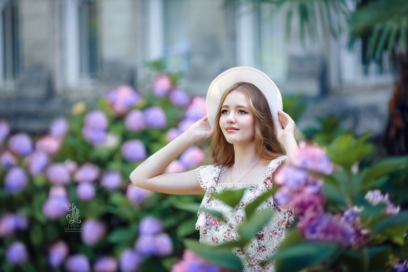 horizontal, , photography, , outdoors, , nature, , young, women, , one, person, , beautiful, woman, , flower, , beauty, , portrait, , fashion, , lifestyles, , day, , dress, , hat Анастасия фото превью