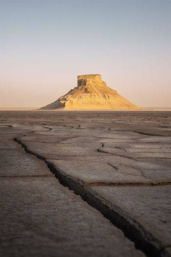 Утро во впадине Карынжарык