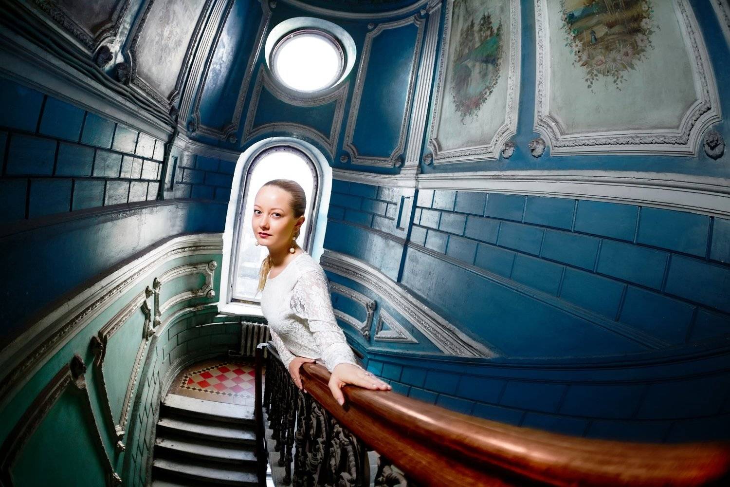 girl, architecture, windows, vintage, access, stairs, molding, Арнольд