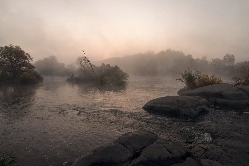 река. Утро. Туман. Пороги. Тревожное утро Gipanisa. фото превью
