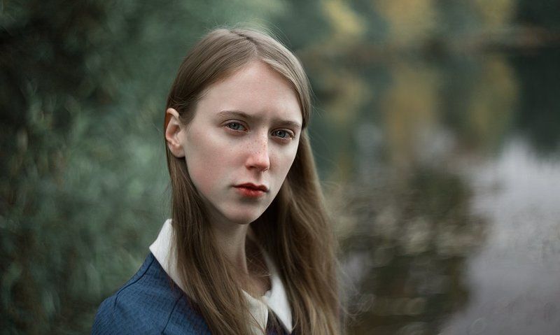 девушка, портрет, лето У озера фото превью