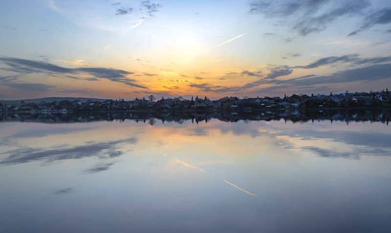 Тепло сумеречного света фото превью