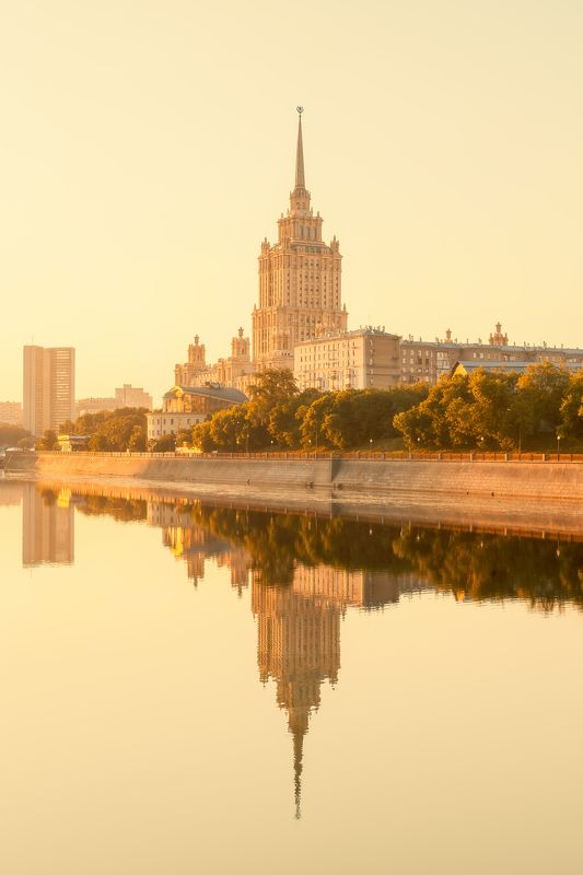 гостиница украина, флотилия radisson, москва, рассвет, moscow  фото превью