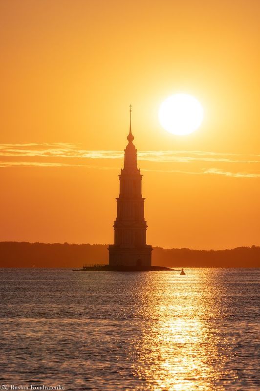 калязинская колокольня, калязин, колокольня, солнце Калязинская колокольня фото превью