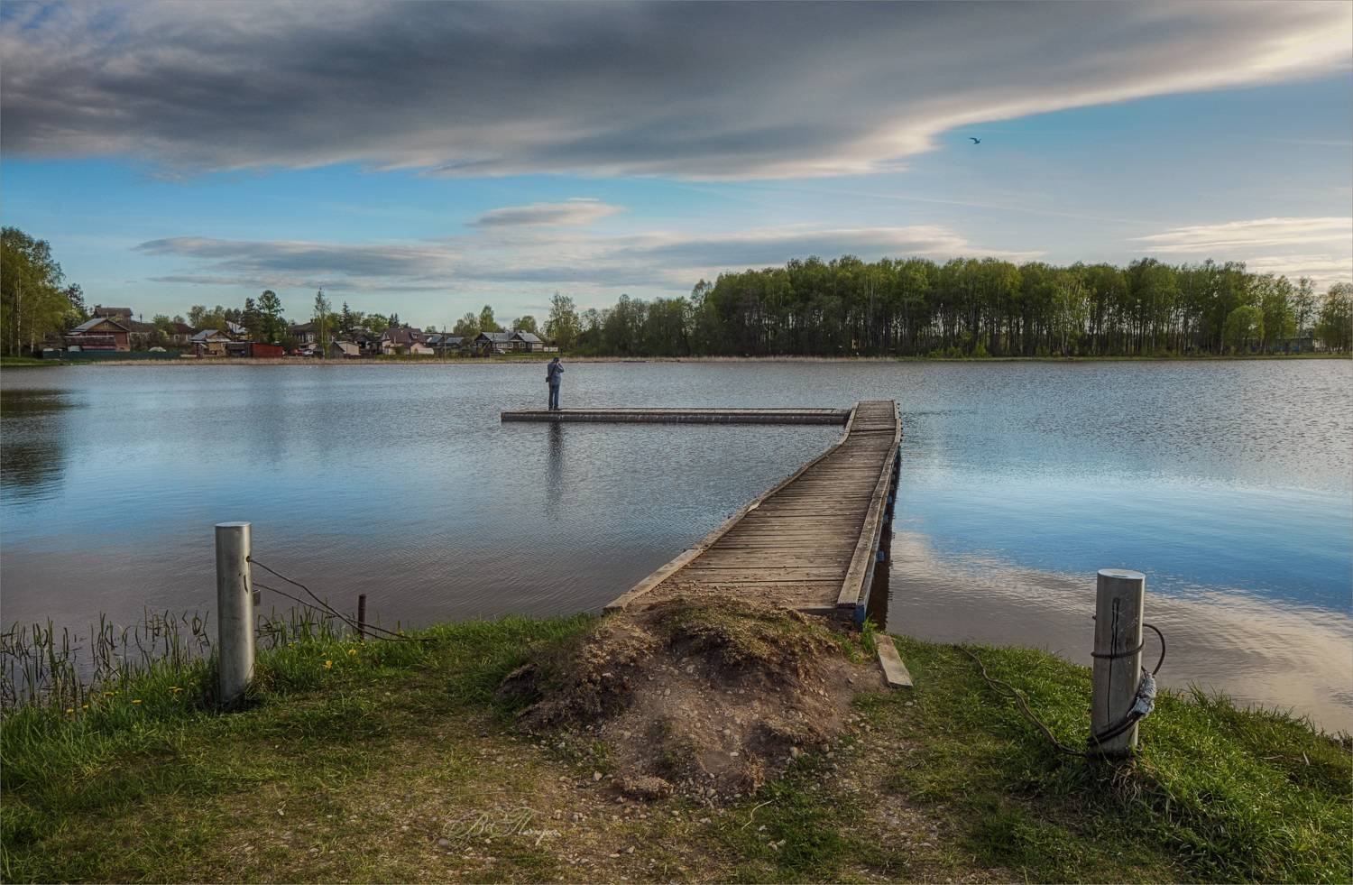 озеро причал человек облака, Вера Петри