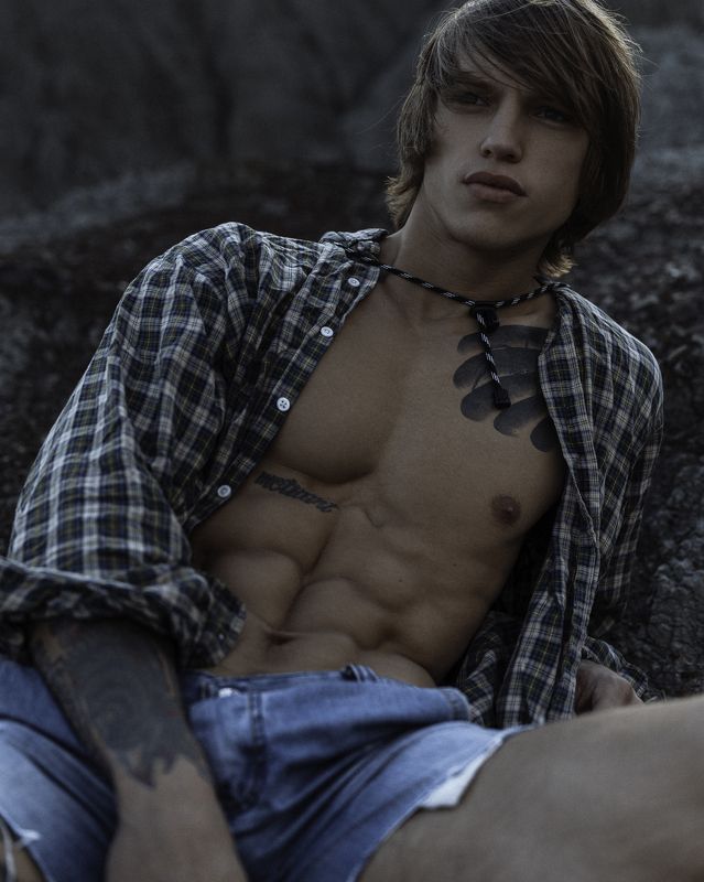 Вдали фото превью