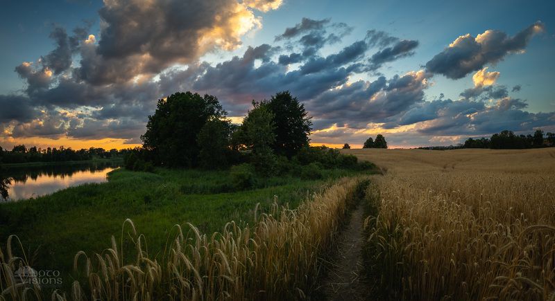 landscape,panoramic,panorama,lake,field,trees,nature,sunset,sky,clouds Close to Sunset time фото превью