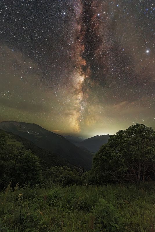 астрофото, астрофотография, ночь, астрономия, астропейзаж, кавказ, млечный путь, звезды, ночное небо, night, nightphotography, stars, milkyway, longexposure Тучи-злодейки фото превью