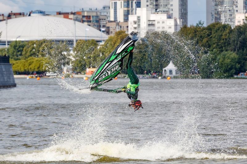 спорт, гидроцикл, фристайл Фристайл на воде фото превью