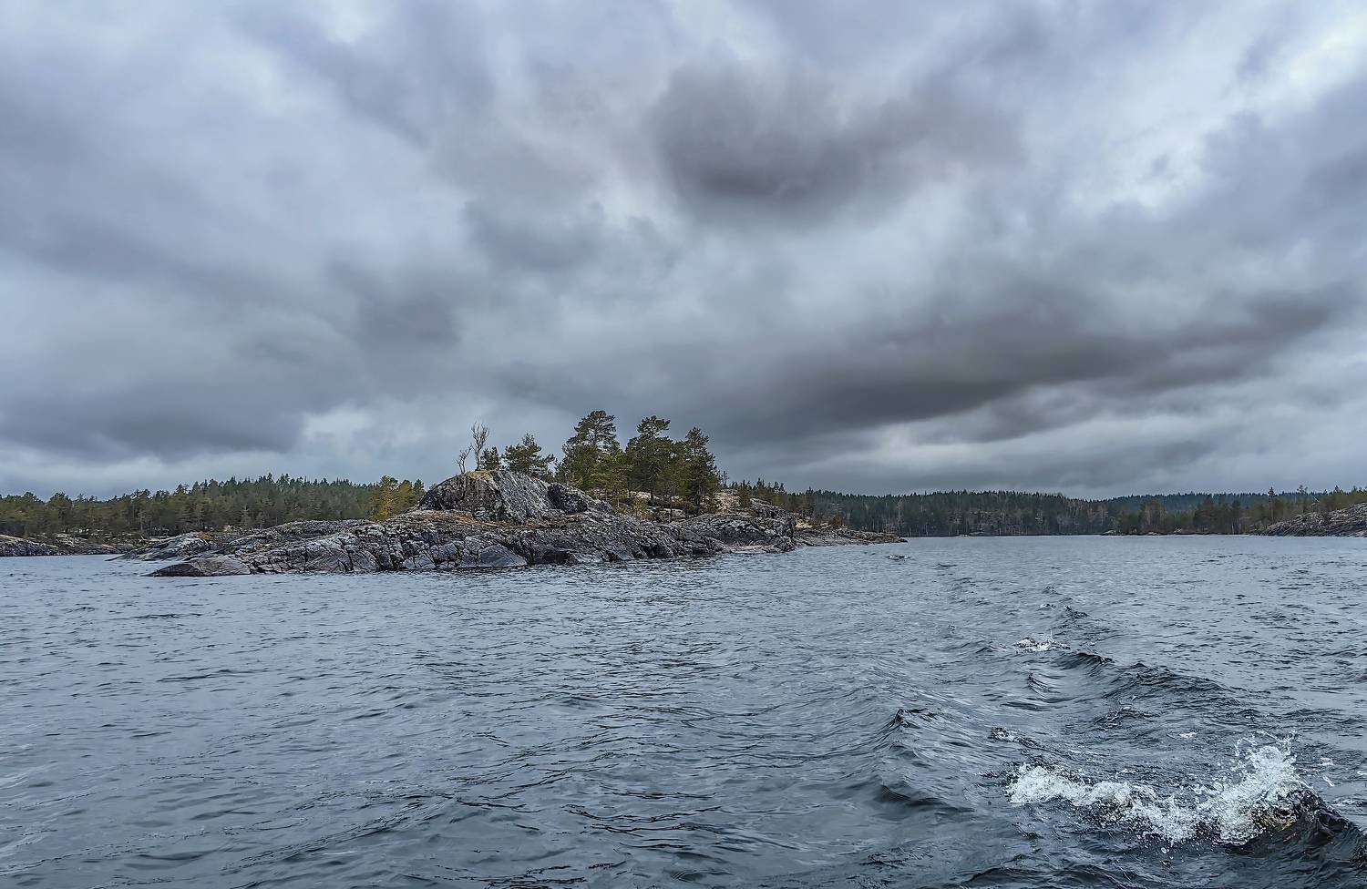 карелия озеро весна пасмурно, Бойков Алексей