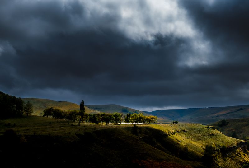 пейзаж, свет, облака, тучи, горы, луга, небо Перед грозой фото превью