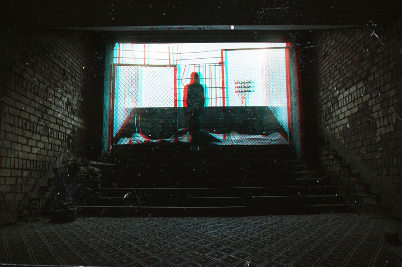 поднимаясь к пустым трибунам  фото превью