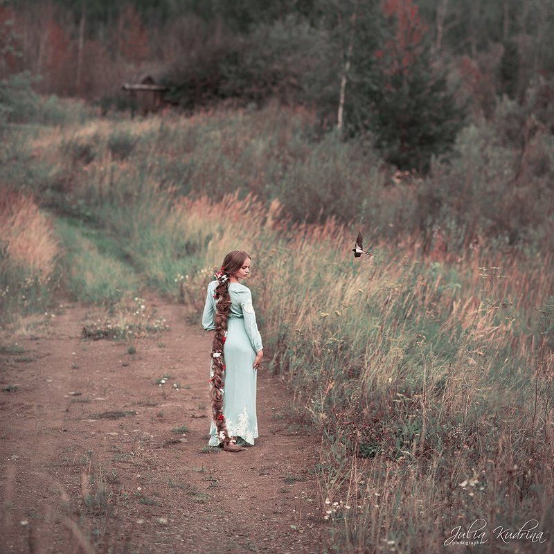 Длинные волосы, Ласточка, Портрет девушки, Рапунцель, Сказка Рапунцель фото превью