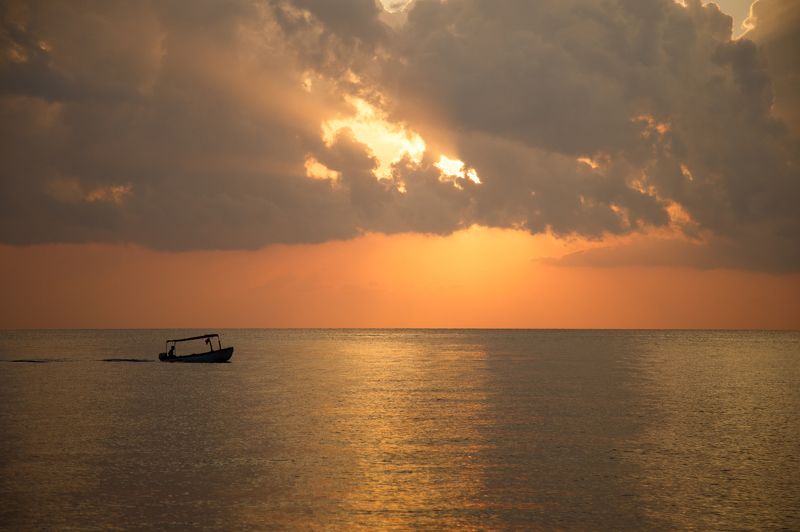 Восход перед грозой фото превью