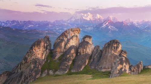 Воины под присмотром Матери