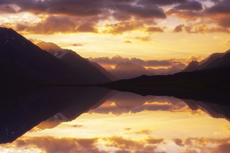 dramatic dusk, lake on fire  фото превью