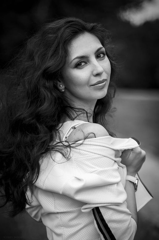 portrait, beauty, girl, model, eyes,freckles, woman, female, black and white, monochrome, light Yulia фото превью