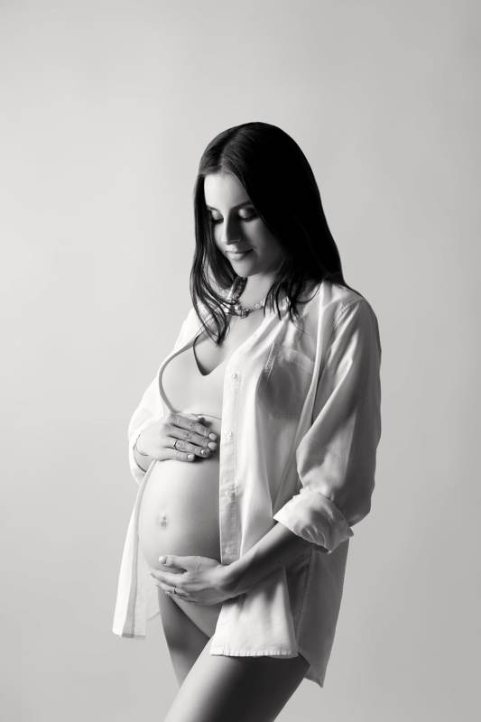 mom and baby, mom, pregnancy, mother, maternity, love, family, pregnancyphoto, familyphoto, материнство, мама, мама и малыш, мать и дитя, любовь, портрет, студийный портрет, семейный портрет, беременность, будущая мама, в ожидании  фото превью