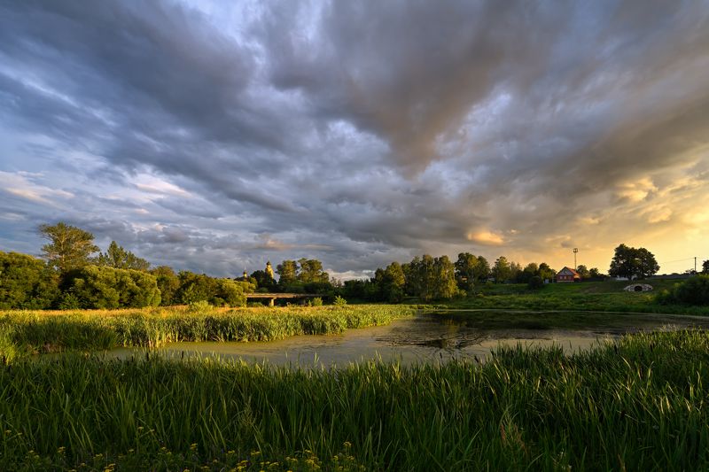вечер,закат,небо,облака,тучи,свет,зводь,отражение переменная облачность фото превью