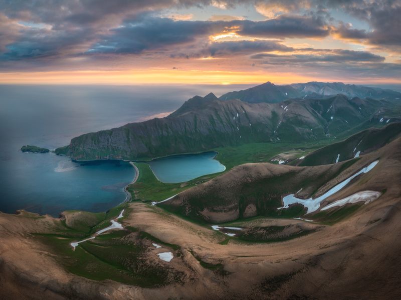 Командоры. Бухта Перешеек, остров Беринга. фото превью
