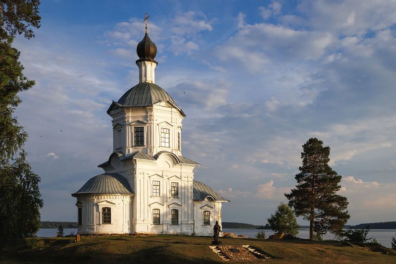 Крестовоздвиженский храм. Нило-Столбенская пустынь фото превью