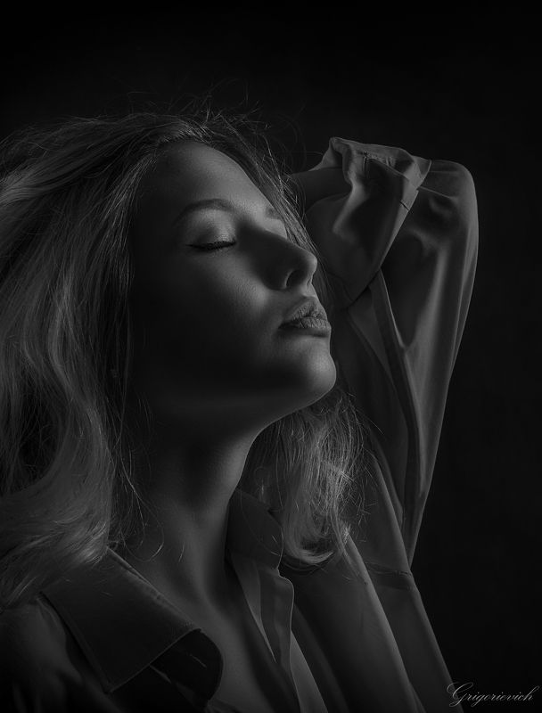 девушка. портрет. красота. закрытые глаза. Елена фото превью